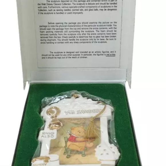 VINTAGE NIB DISNEY 1996 POOH ORNAMENT COLLECTORS EDITION - Picture 2 of 4